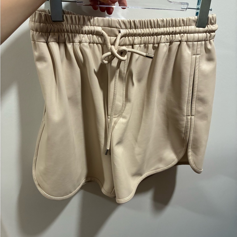 A.L.C. Cream Shorts with Elastic Waistband